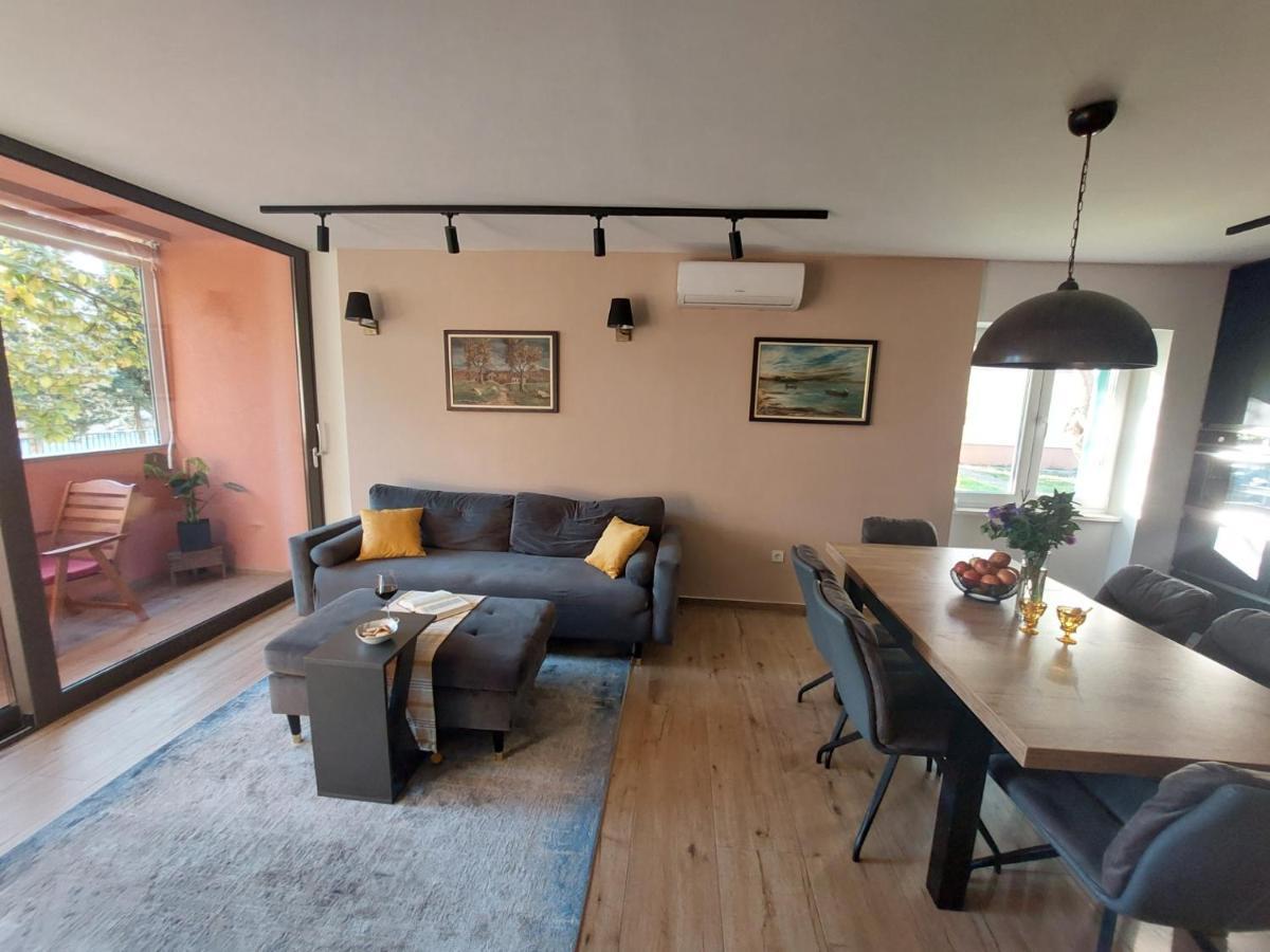 Anago Apartments زادار المظهر الخارجي الصورة